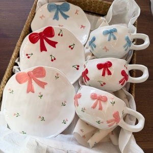 Fábrica Direta Ins Estilo Em Relevo Bow Copo De Café De Cerâmica Branca e Pires Set para Atacado Porcelana Tarde Chá Copos Prato - Product Image 5