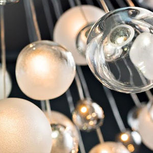 <span class=keywords><strong>Lustre</strong></span> PM Long Hotel avec boules de <span class=keywords><strong>verre</strong></span> blanches, élégant <span class=keywords><strong>lustre</strong></span> en <span class=keywords><strong>verre</strong></span> blanc et luminaires suspendus pour escalier - Product Image 5