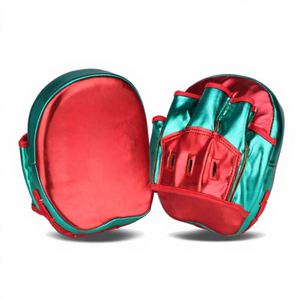 Ensembles de boxe en cuir véritable personnalisés en gros : Cibles de frappe incurvées, protège-mains de frappe, équipement d'entraînement durable pour arts martiaux et salle de sport - Product Image 4