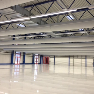 Tubo flexible de poliéster ignífugo para conductos de <span class=keywords><strong>aire</strong></span> de talleres textiles y sistemas HVAC de plantas, fabricado en Jiangsu. - Product Image 2