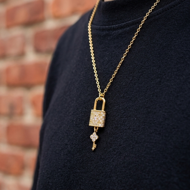 Vintage Zircon Inlaid Key Pendant Necklace with Link Chain Women's Gold Plated Stainless Steel Jewelry Factory Wholesale