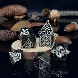 Juego de Dados Poliédricos D20 en Forma de Bala, Metálicos, Hechos a Mano, Tallados, Ecológicos, de 7 Piezas, con Temática de Dragones y Mazmorras para Juegos de Mesa y <span class=keywords><strong>RPG</strong></span> - Product Image 5