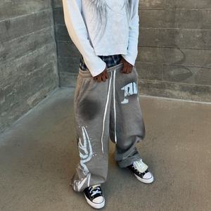 Pantalones Deportivos Personalizados con Logotipo de Mono, 100% Algodón, Estilo Casual, Holgados, Anchos, con Rayas Laterales Apiladas y Pedrería para Hombre - Product Image 5