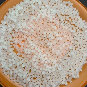 Gran oferta de fábrica, polvo de gránulos de resina PLA PBAT de almidón de maíz biodegradable para aplicaciones de grado de película de fibras y bolsas de plástico - Product Image 1