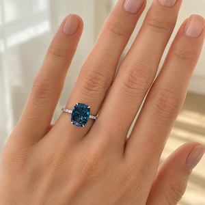 Anello Elegante con Design a Quattro Punte per Donne - Product Image 2