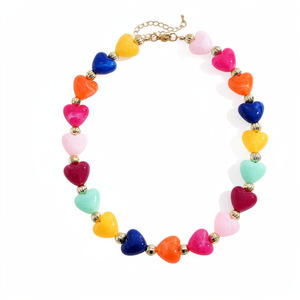 Retro acryl ketting met vlekkerige liefdesstiksels, modieuze en schattige sleutelbeenketting, niche-queue ketting - Product Image 5