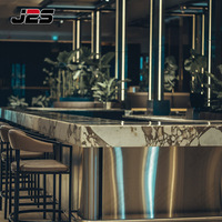 Comptoir de bar portable en acier inoxydable avec un design moderne pour les restaurants, les boîtes de nuit et les bars à jus