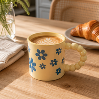 Tasse à café en céramique marbrée faite à la main avec une belle poignée perlée, impression personnalisée de branche d'olivier, tasse à thé en grès, logo OEM