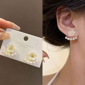 Pendientes de Perlas Simples en Color Dorado para Mujer, Diseño de Joyería Moderna para Fiesta, Aretes de Flor con Aspecto Sensacional - Product Image 3