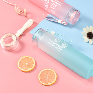 Botella de agua de cristal para uso al por mayor, botella deportiva con logotipo colorido personalizado sin mango, con bombillas de vidrio a granel - Product Image 6