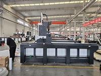 Máquina Fresadora CNC de 4 Ejes de Alta Precisión Rongchi RichAuto NC Studio PLC con Control Syntec
