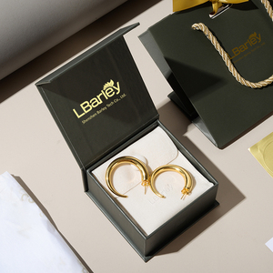 LbarleyOEM Custom Lbarley Jewelry Caja de correo corrugado Embalaje con logotipo con laminación <span class=keywords><strong>mate</strong></span> y embalaje de cajas rígidas en relieve - Product Image 2