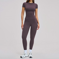 Ensemble de yoga personnalisé en gros pour femmes, 2 pièces, vêtements de sport, leggings taille haute, haut à manches courtes, MOQ 100 pièces, couleur personnalisable