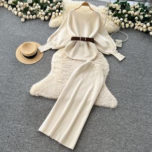 طقم نسائي كاجوال من قطعتين: بلوزة بأكمام طويلة وتنورة محبوكة عالية الخصر، ملابس بالجملة - Product Image 4