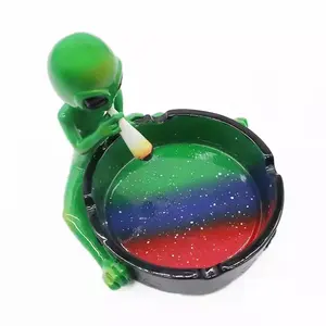 Ashtray Manufacturer 2022 New Design Hot Selling High Quality Resin Ashtray Smoking Shop Accessories Custom Smokeless Alien Ashtray