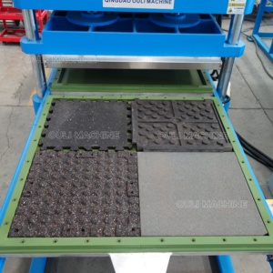OULI Machine de pressage de carreaux de sol en caoutchouc de nouvelle conception Machines de pressage de <span class=keywords><strong>tapis</strong></span> Machine de vulcanisation de <span class=keywords><strong>tapis</strong></span> en caoutchouc à partir de miettes de pneus usagées - Product Image 4