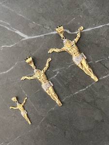 ヒップホップ ブラス ツートーン 電気メッキ ゴールド ジルコニア キューブカット クロス ペンダント フルイメージ イエス像入り DUYIZHAOブランド サードパーティ製 - Product Image 4