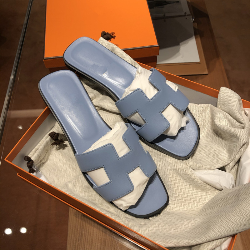 Новинка лета 2021, модные красные сандалии на плоской подошве, пляжные тапочки в сказочном стиле, женские шлепанцы с логотипом H