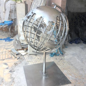 Globe terrestre en acier inoxydable de grande taille, surface mate imprimée UV de haute qualité, finition antirouille pour décoration extérieure - Product Image 4