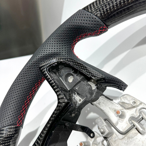 Volante in Fibra di Carbonio Nero con Cuciture Rosse <span class=keywords><strong>e</strong></span> Linea Centrale <span class=keywords><strong>Rossa</strong></span> per Chevrolet Ve COMMODORE HSV E1/2/3 <span class=keywords><strong>e</strong></span> Pontiac G8 - Product Image 5