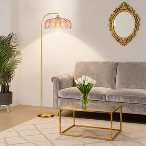 Lampadaire bohème avec abat-jour en verre rose, corps en laiton, hauteur réglable, source de lumière LED pour la décoration du salon et de la chambre - Product Image 3