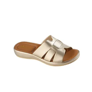 ODM OEM nouveaux styles 2024 Aopiya vente en gros sandales en cuir pu personnalisées pour femmes et dames pantoufles chaussures femmes