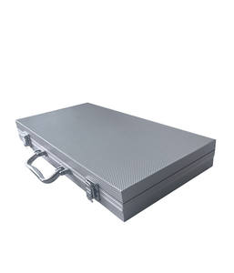 Mallette professionnelle en aluminium argenté pour les affaires mallette à outils rigide en aluminium <span class=keywords><strong>vide</strong></span> verrouillable Portable avec poignée - Product Image 1