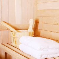 Cuartos de sauna de cubo de madera cómodos y duraderos de lujo con estufa Harvia y diseño personalizado