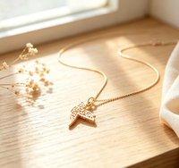 Collier Colibris Creux en Acier Inoxydable, Pendentif Oiseau Filigrané, Bijou Délicat pour Femme, Cadeau pour Dames, Usage Quotidien