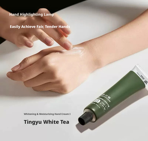 Crème pour les mains parfumée, absorption facile, rafraîchissante, non <span class=keywords><strong>grasse</strong></span>, mini crème pour les mains pour une hydratation douce et une formule parfumée - Product Image 3