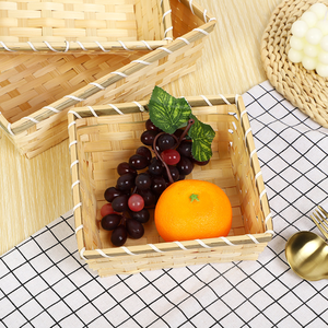 Panier à collation artisanal en bambou tressé pour <span class=keywords><strong>fruits</strong></span> <span class=keywords><strong>secs</strong></span>, pain et chips, idéal comme panier cadeau de <span class=keywords><strong>Noël</strong></span> - Product Image 3