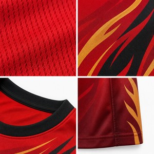 Set di Maglie da <span class=keywords><strong>Calcio</strong></span> con Motivo Blaze Stream Rosso Nero Oro, Kit <span class=keywords><strong>Calcio</strong></span> Personalizzati con Sublimazione Completa, Uniforme Traspirante per Squadre - Product Image 3
