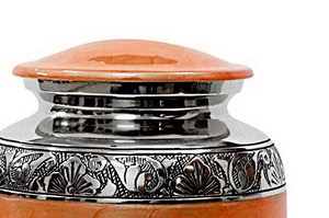 Ángel con ala, urna para adultos de cremación de latón dorado rosa, suministros funerarios grabados, urnas de diseño, Metal de alta calidad hecho a mano en la India - Product Image 3