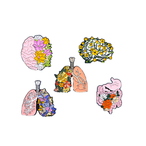 Broche en émail noire avec motif de dessin animé mignon, thème 'Livre et Sommeil', Cadeau du Nouvel An Chinois pour les amateurs de lecture et les amis - Product Image 1