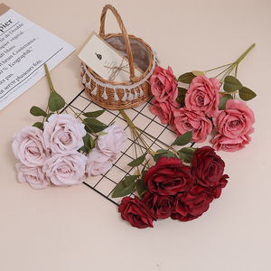 Arreglo Floral de Rosas de Ensueño, Ramo de Seda Artificial de Siete Cabezas, Decoración Suave para Sala de Estar o Salón de Bodas, Elegante y Hecho a Mano - Product Image 1