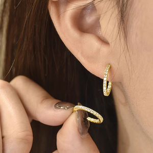 Orecchini a Cerchio Semplici e Scintillanti per Donne, Eleganti Gioielli Rotondi per Uso Quotidiano - Product Image 3