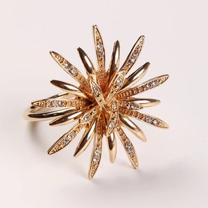 Anillos de Servilleta de Lujo de Aleación de Hierro con Diseño de Diamantes y Fuegos Artificiales, Girasol Dorado, Ecológicos y Duraderos, Decoraciones para Bodas, en Stock - Product Image 4