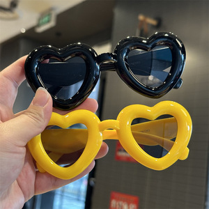<span class=keywords><strong>Gafas</strong></span> de Sol para Bebés con Protección UV400, Diseño Moderno, Color Rojo Rosado, Forma de Corazón, para Niños, Venta al por Mayor - Product Image 4