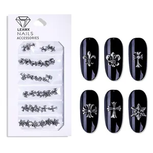 Bijoux pour ongles de plage carrés creux mixtes Vintage Gold Metal Chrome Heart Cross Nail Art Charms Punk