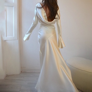 Nouvelle Robe Longue Femme Élégante et Raffinée, Couleur Unie, Dos Nu, en Satin Respirant Non Tissé, Longueur Ras du Sol, Fente Haute, Manches Évasées - Product Image 4