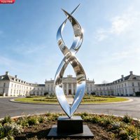 Sculpture abstraite torsadée en acier inoxydable poli miroir YOUFINE pour la décoration de parcs publics modernes et de places extérieures