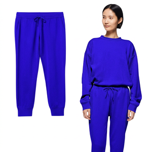 Survêtements et pantalons de survêtement personnalisés en molleton bouclette 380 g/m² en polyester et élasthanne, de haute qualité, écologiques, avec impression puff, vierges pour personnalisation - Product Image 1