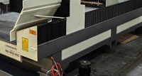 Routeur CNC industriel 3 axes à moteur/pompe unique pour la gravure de panneaux décoratifs en aluminium/cuivre, façades et portes, grand format