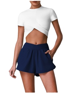 Ensemble de sport 2 pièces respirant à séchage rapide pour le tennis : haut court croisé et short taille haute avec poches pour la course, la gym et le yoga - Product Image 4