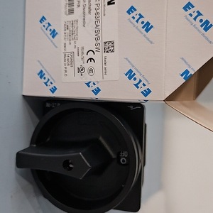 Interruptor de Leva Eaton P3-63/EA/SVB-SW 63A 400V IP22 con Manija de Plástico y Terminal de Tornillo - Product Image 1