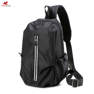 Sac de poitrine en nylon élégant pour homme, sac bandoulière portable avec bande réfléchissante, tendance et pratique, commande en gros RTS - Product Image 1