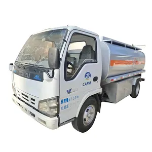 Light Isuzu diesel oil tank 5000 liters fuel transport tanker truck