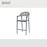 Tabouret de bar moderne en rotin PE avec structure en aluminium pour l'extérieur, la salle à manger, la cuisine, la salle de bain, la chambre et plus encore