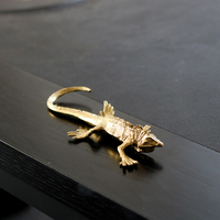 Vente en gros de sculptures d'art d'intérieur de luxe, design moderne, décoration de la maison, figurine d'iguane en cuivre
