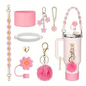 Kit d'accessoires DIY 7 ou 8 pièces pour gobelets isothermes 40oz - Porte-gobelet, porte-clés, protège-paille, pompon, boule moelleuse - Cadeau de Noël - Product Image 1